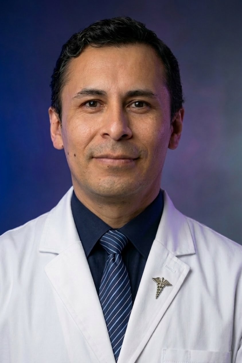 Dr. Alvaro Yujra Sansusty - Médico General